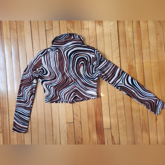 Cropped 70s brown swirl inspired top - Picture 4 of 4